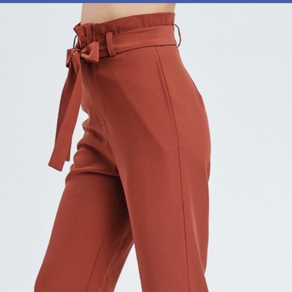 Belt loop woven pants - Picture 3 of 5